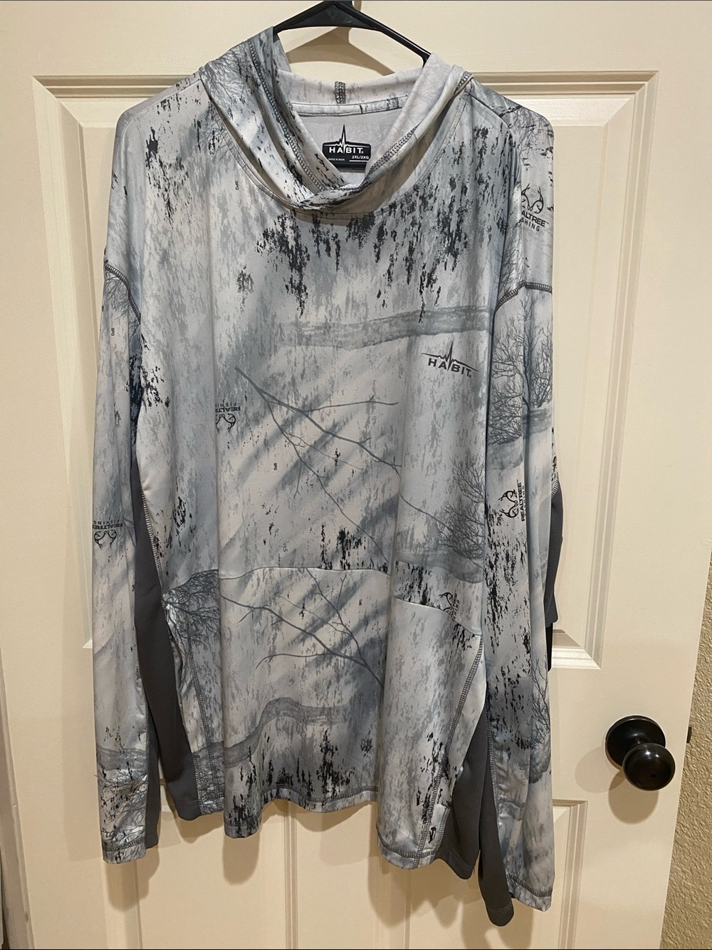 Habit Men’s Gray Camo Hooded Pullover